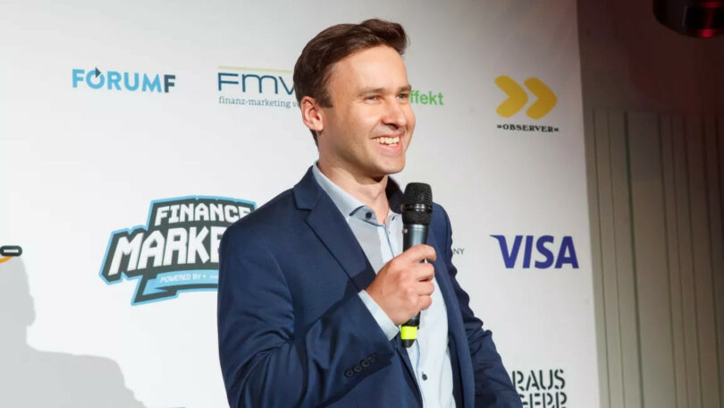 Stephan Ifkovits vom OBSERVER beim Finance Marketer of the Year 2021
