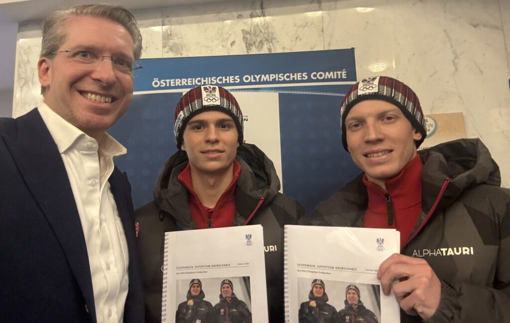 OBSERVER überreicht ÖOC-MedaillengewinnerInnen ihre Pressespiegel